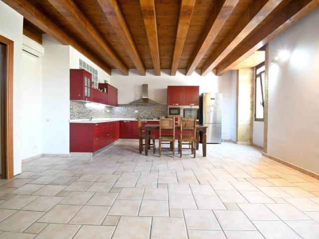 Appartamento in vendita a Bonaria, Cagliari