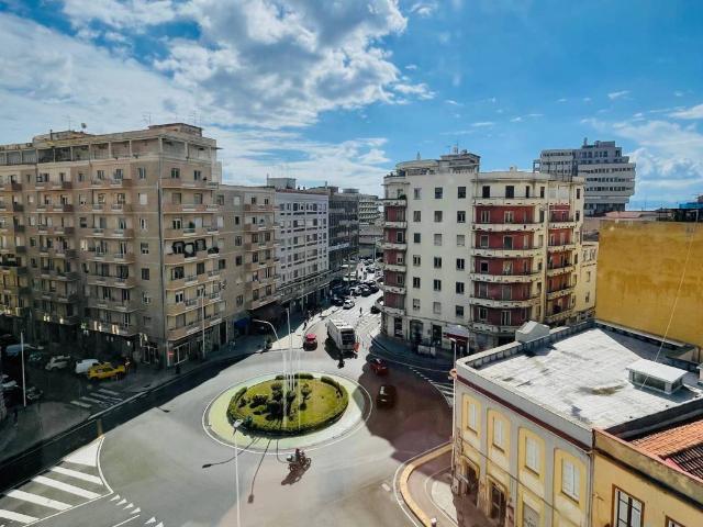 Appartamento in vendita a Bonaria, Cagliari