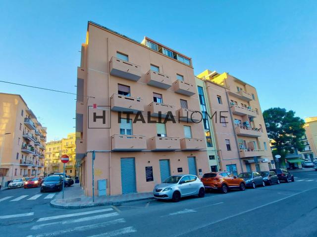 Appartamento in vendita a Bonaria, Cagliari