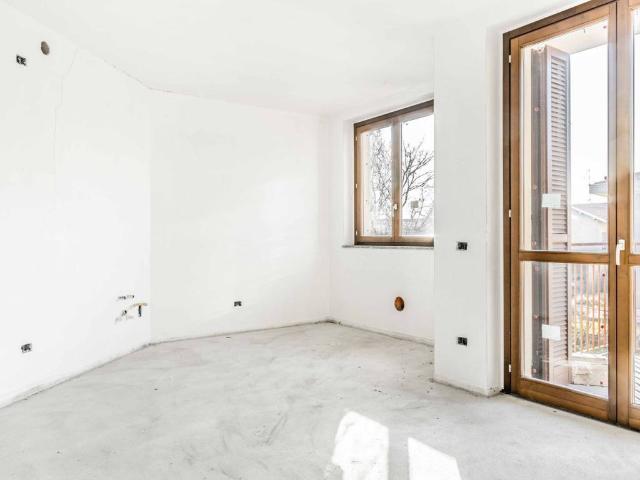 Appartamento in vendita a Cairate, Varese