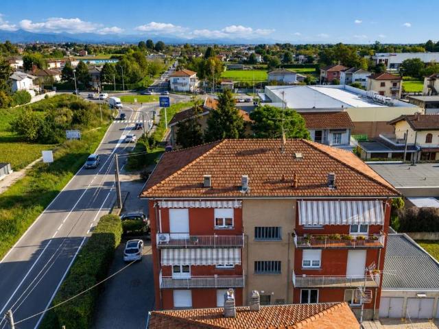 Appartamento in vendita a Cairate, Lombardia