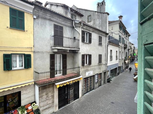 Appartamento in vendita a Cairo Montenotte, Liguria