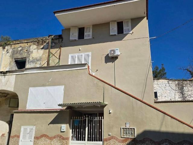 Appartamento in vendita a Caivano, Campania