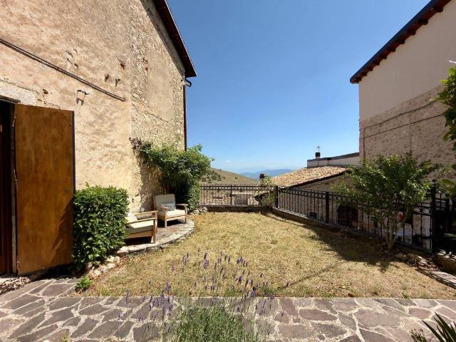 Appartamento in vendita a Calascio, Abruzzo