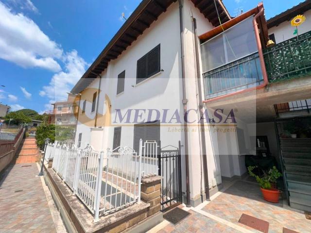 Appartamento in vendita a Calcata, Lazio