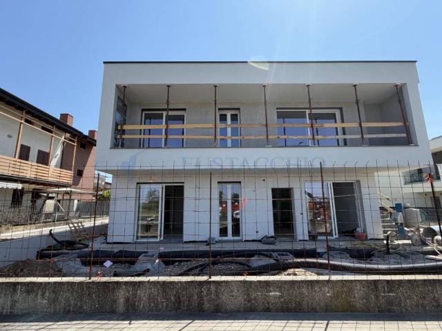 Appartamento in vendita a Calcinate, Lombardia