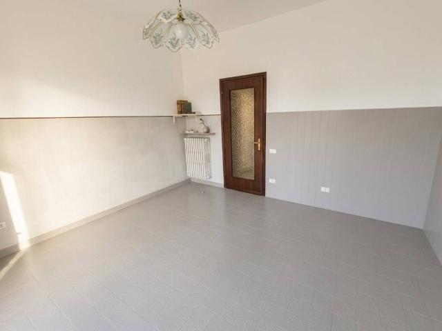 Appartamento in vendita a Calcinate, Lombardia