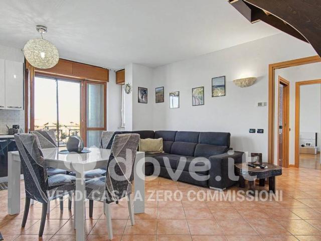 Appartamento in vendita a Calcinate, Lombardia