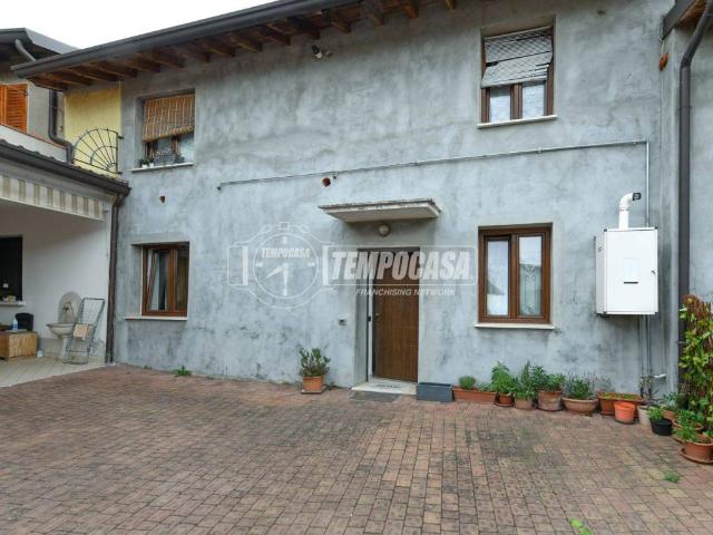 Appartamento in vendita a Calcinato, Lombardia