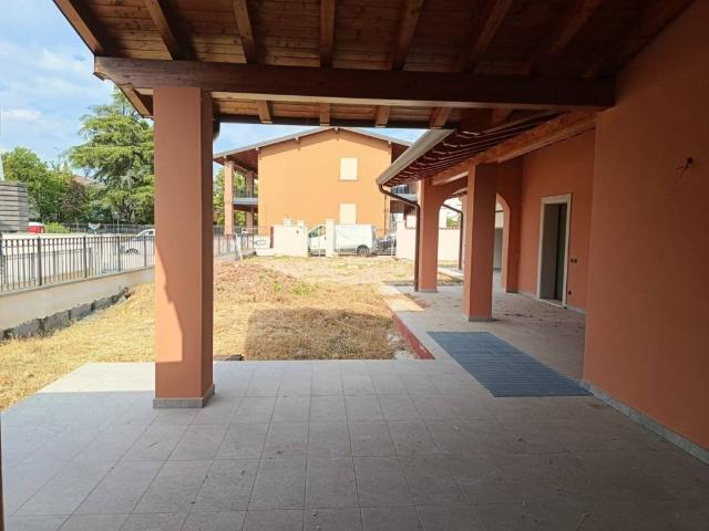 Villa Indipendente in vendita a Calcinato, Lombardia