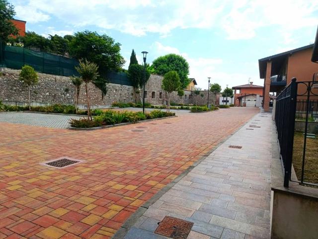 Appartamento in vendita a Calcinato, Lombardia