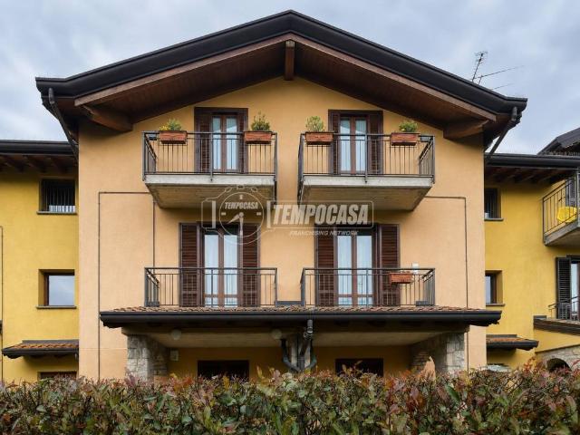 Appartamento in vendita a Calco, Lombardia