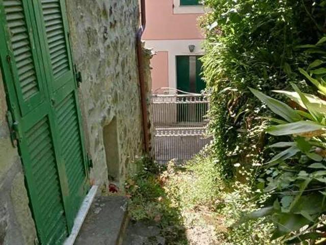 Appartamento in vendita a Madrignano Castello, Calice al Cornoviglio