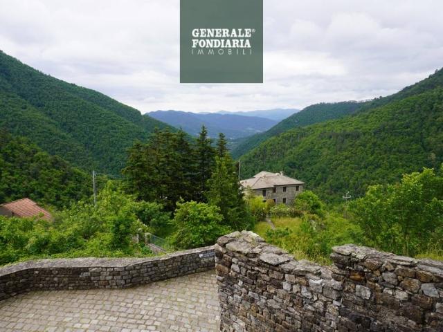 Villa Indipendente in vendita a Calice Al Cornoviglio, Liguria