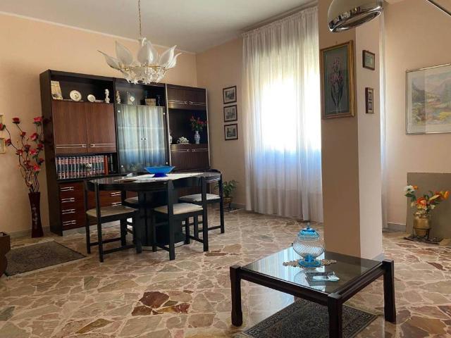 Appartamento in vendita a Quartiere Provvidenza, Caltanissetta