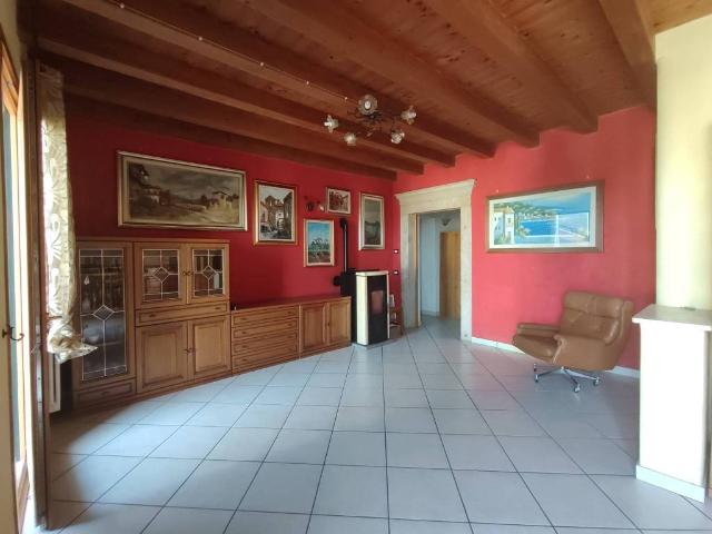 Appartamento in vendita a Caltrano, Veneto