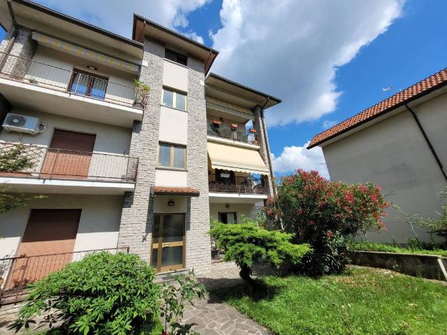 Appartamento in vendita a Calusco D'adda, Lombardia