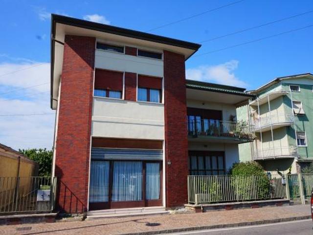 Appartamento in vendita a Calusco D'adda, Lombardia