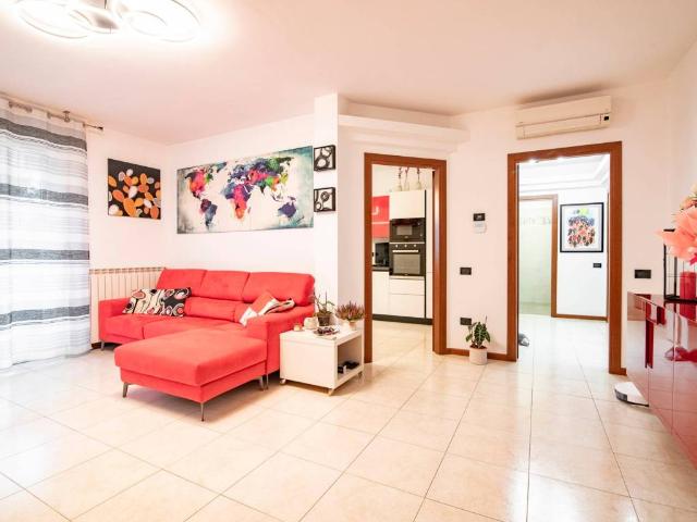 Appartamento in vendita a Calusco D'adda, Lombardia