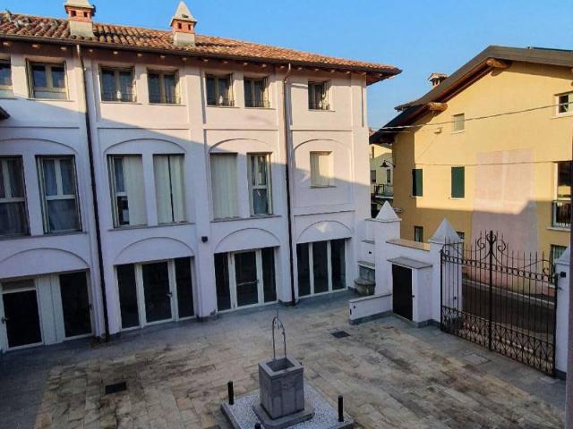 Appartamento in vendita a Calvenzano, Lombardia