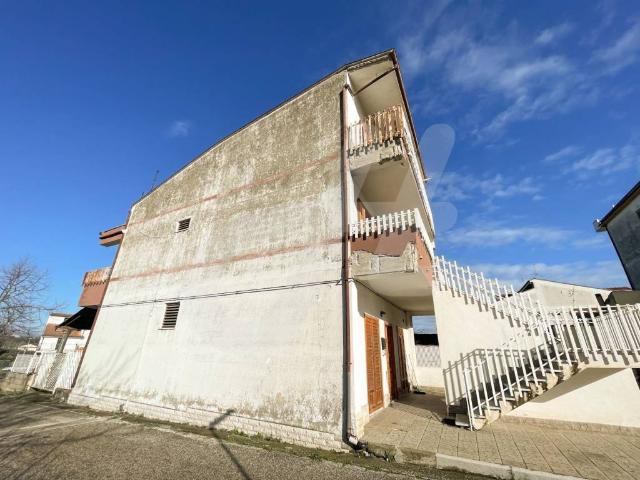 Appartamento in vendita a Calvi, Campania