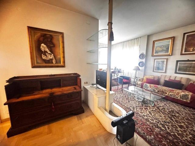 Appartamento in vendita a Camaiore, Toscana