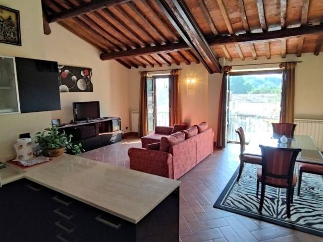 Appartamento in vendita a Camaiore, Toscana