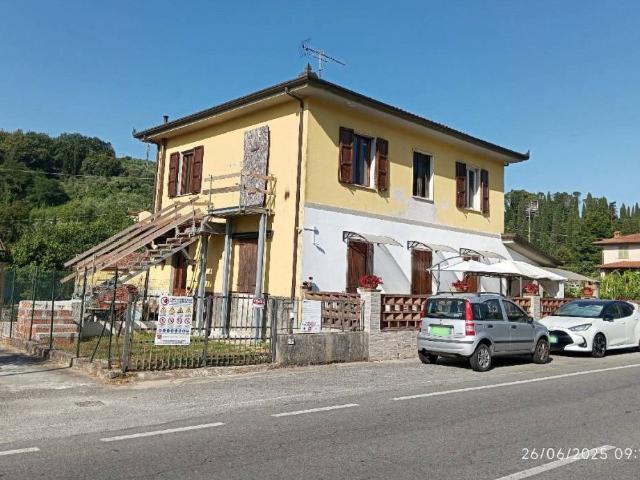 Appartamento in vendita a Montemagno, Camaiore
