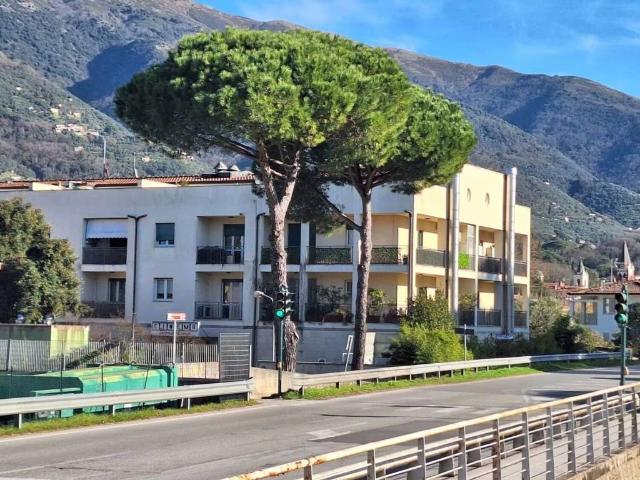 Appartamento in vendita a Camaiore, Toscana