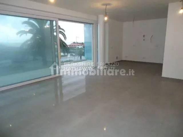 Appartamento in vendita a Camaiore, Toscana