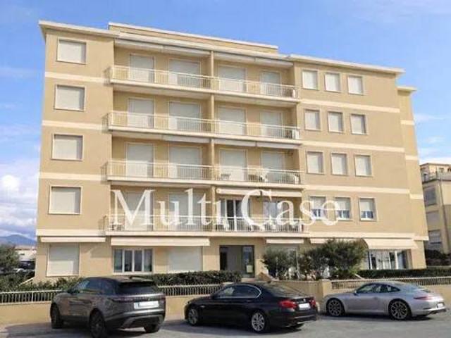 Appartamento in vendita a Camaiore, Toscana