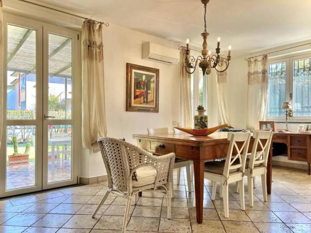 Appartamento in vendita a Camaiore, Toscana