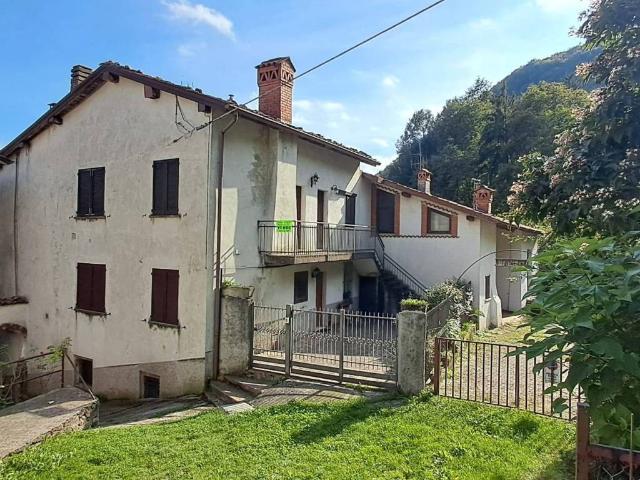 Appartamento in vendita a Comunità Montana della Valle Brembana, Camerata Cornello