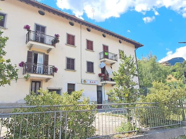 Appartamento in vendita a Comunità Montana della Valle Brembana, Camerata Cornello