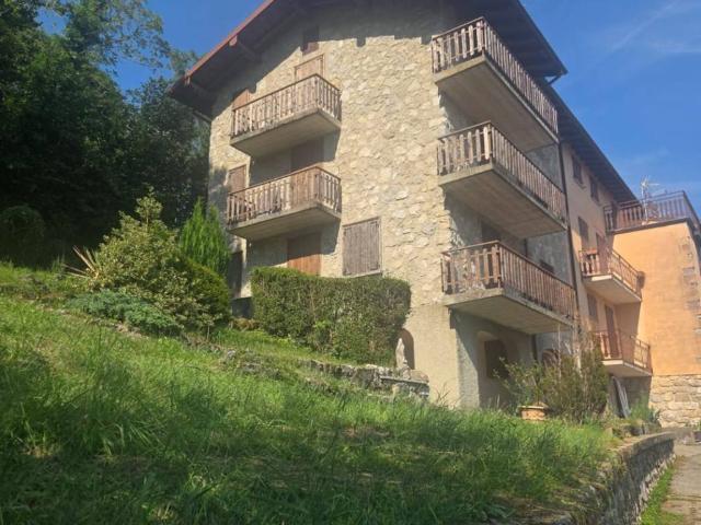 Appartamento in vendita a Comunità Montana della Valle Brembana, Camerata Cornello