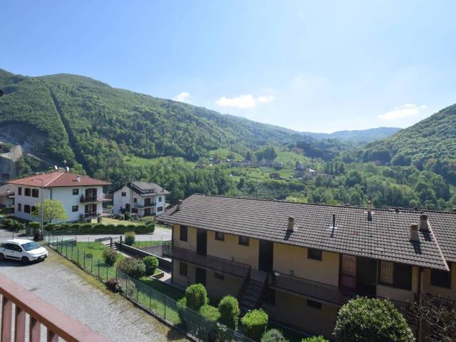 Appartamento in vendita a Comunità Montana della Valle Brembana, Camerata Cornello