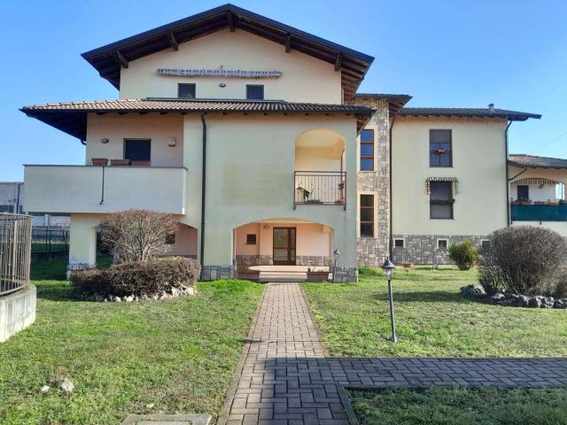 Appartamento in vendita a Cameri, Novara