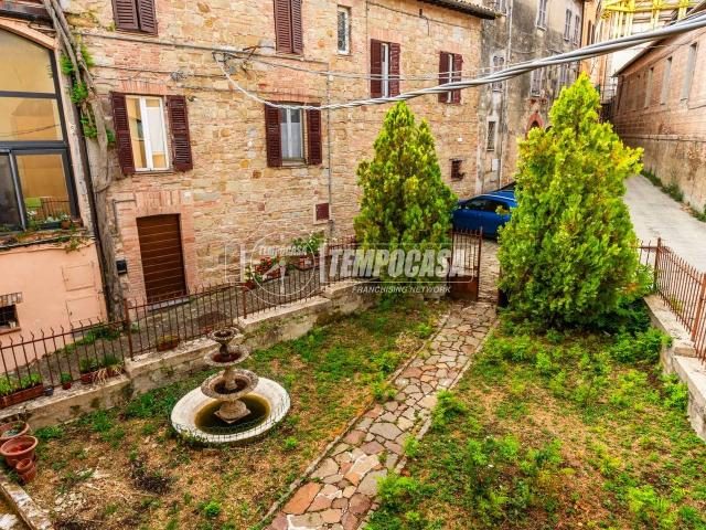 Appartamento in vendita a Camerino, Macerata