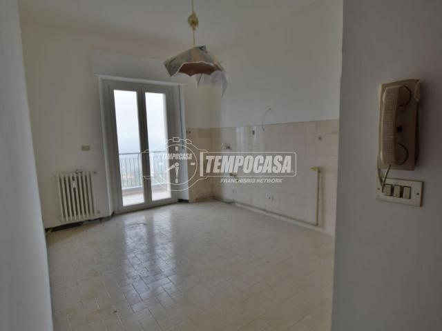 Appartamento in vendita a Camerino, Macerata