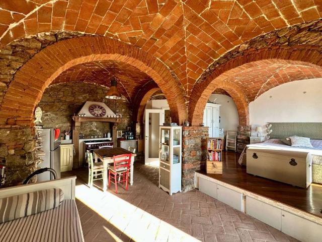 Appartamento in vendita a Campiglia Marittima, Toscana