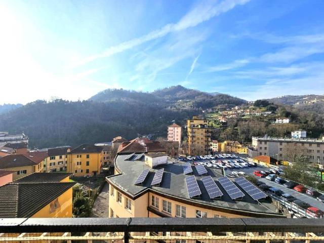 Appartamento in vendita a Campomorone, Liguria