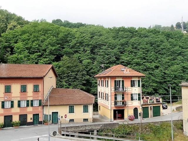 Appartamento in vendita a Campomorone, Liguria