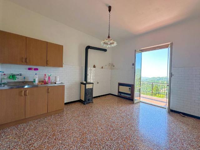 Appartamento in vendita a Campomorone, Liguria