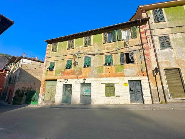 Appartamento in vendita a Campomorone, Liguria