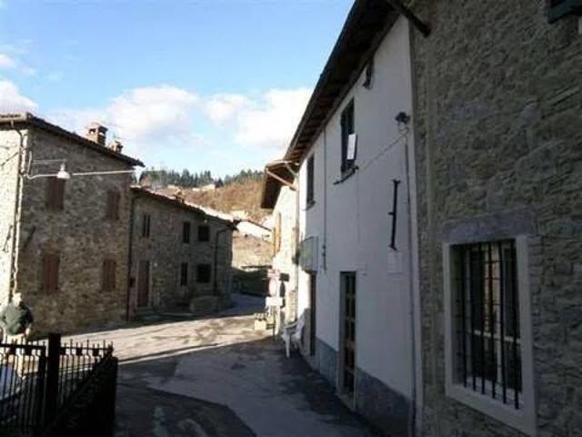Appartamento in vendita a Poggio, Camporgiano