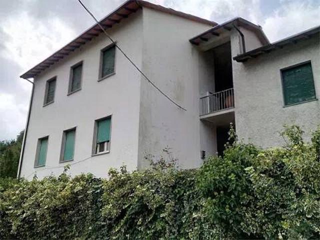 Appartamento in vendita a Poggio, Camporgiano