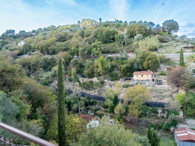 Appartamento in vendita a Camporosso, Liguria