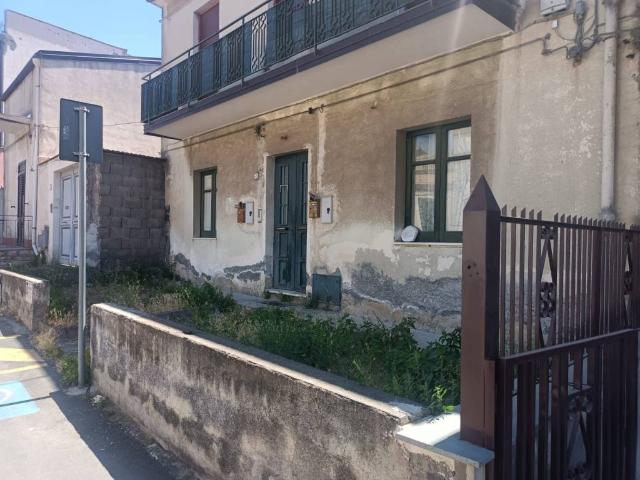 Appartamento in vendita a Piano Tavola, Camporotondo Etneo