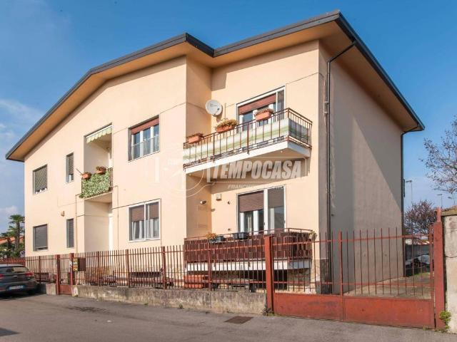 Appartamento in vendita a Canegrate, Lombardia