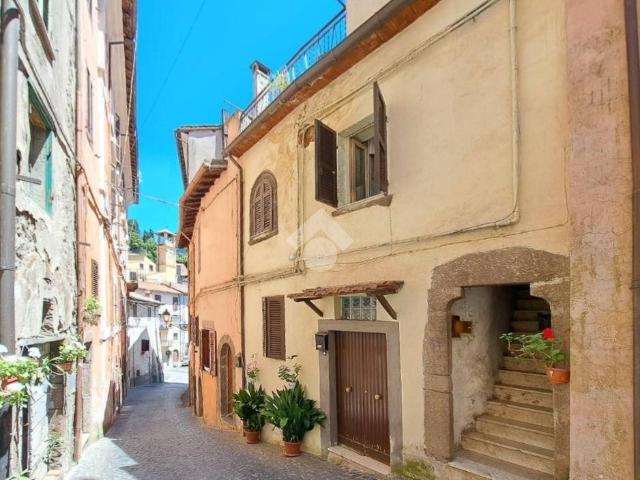 Appartamento in vendita a Canepina, Lazio